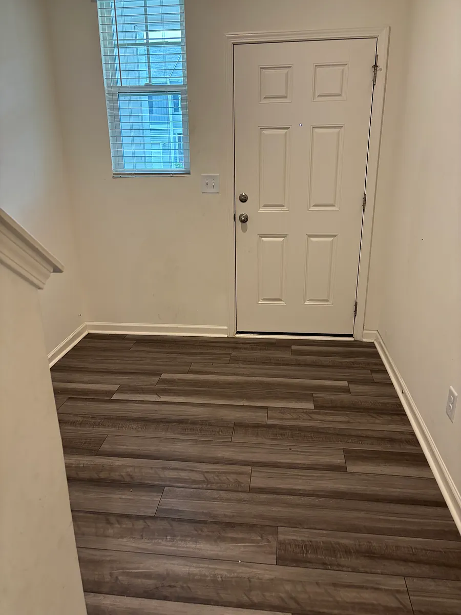 Building Photo - 110 N Chubb Rdg