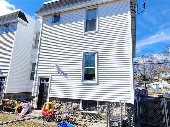 2nd image of 27 Vassall St