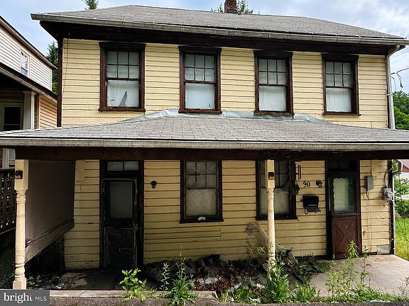 2nd image of 90 Douglas Ave