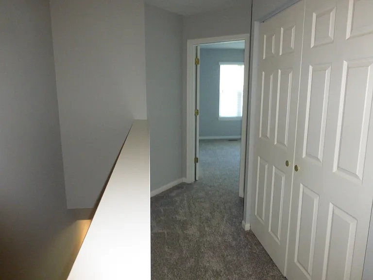 914 Clover Ln — Photo 17
