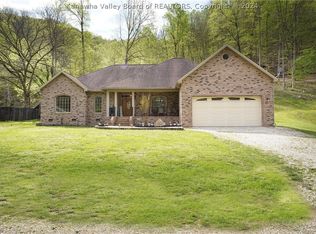 970 Ed Stone Branch Rd, Chapmanville, WV