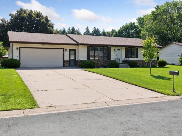 1017 Shawmut St S, Shakopee, MN 55379