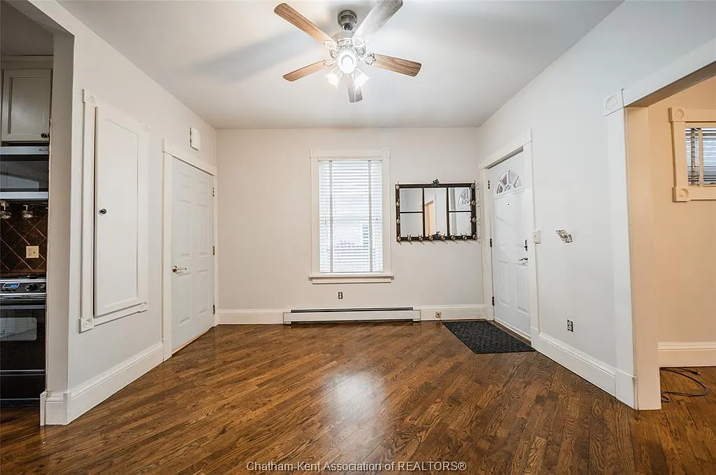 3 bed, 3.0 bath, $2,150 — Photo 3