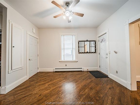 3rd image of 26 Kendall St