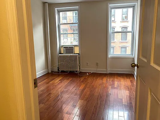 Rented by Urban Real Estate Property Group Inc | media 6