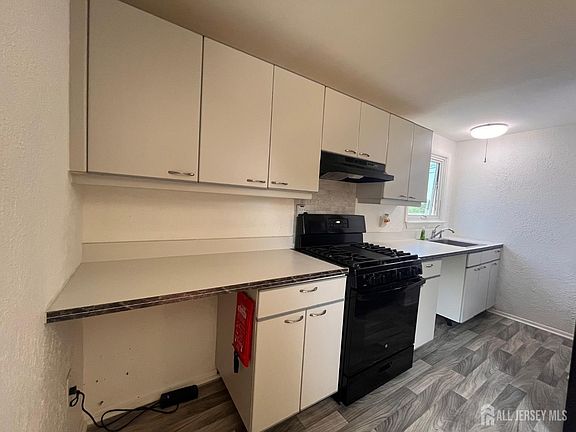 3rd image of 14 Barkalow St