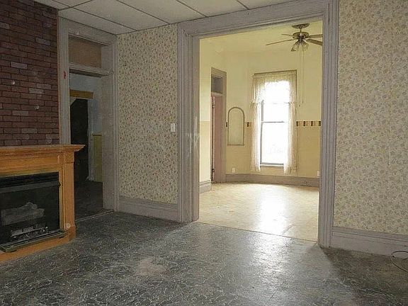 5th image of 302 N 15th St