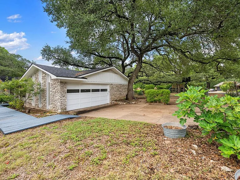 1003 Minda Dr — Photo 4