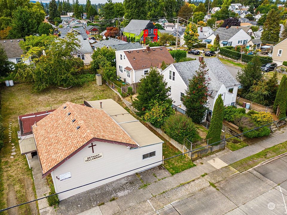 1st image of 717 High Avenue