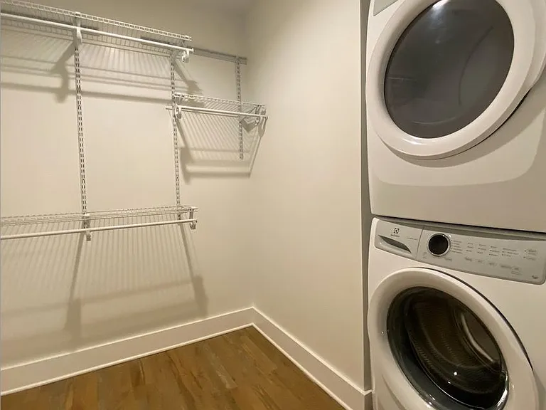 Lofts At Abrams Fixtures — Photo 46