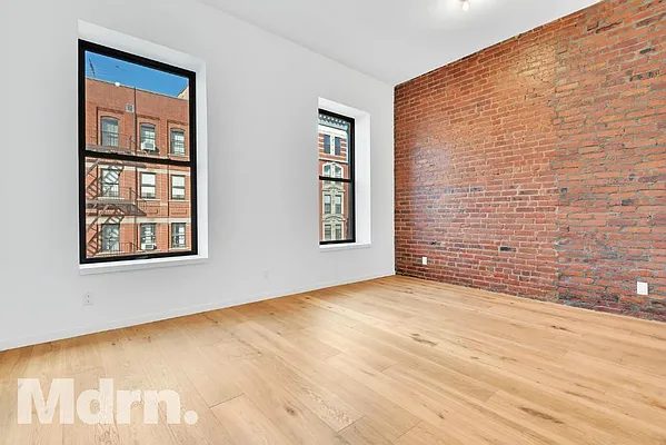 Rented by Mdrn Residential | media 16