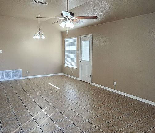 3rd image of 5004B Heather Ln