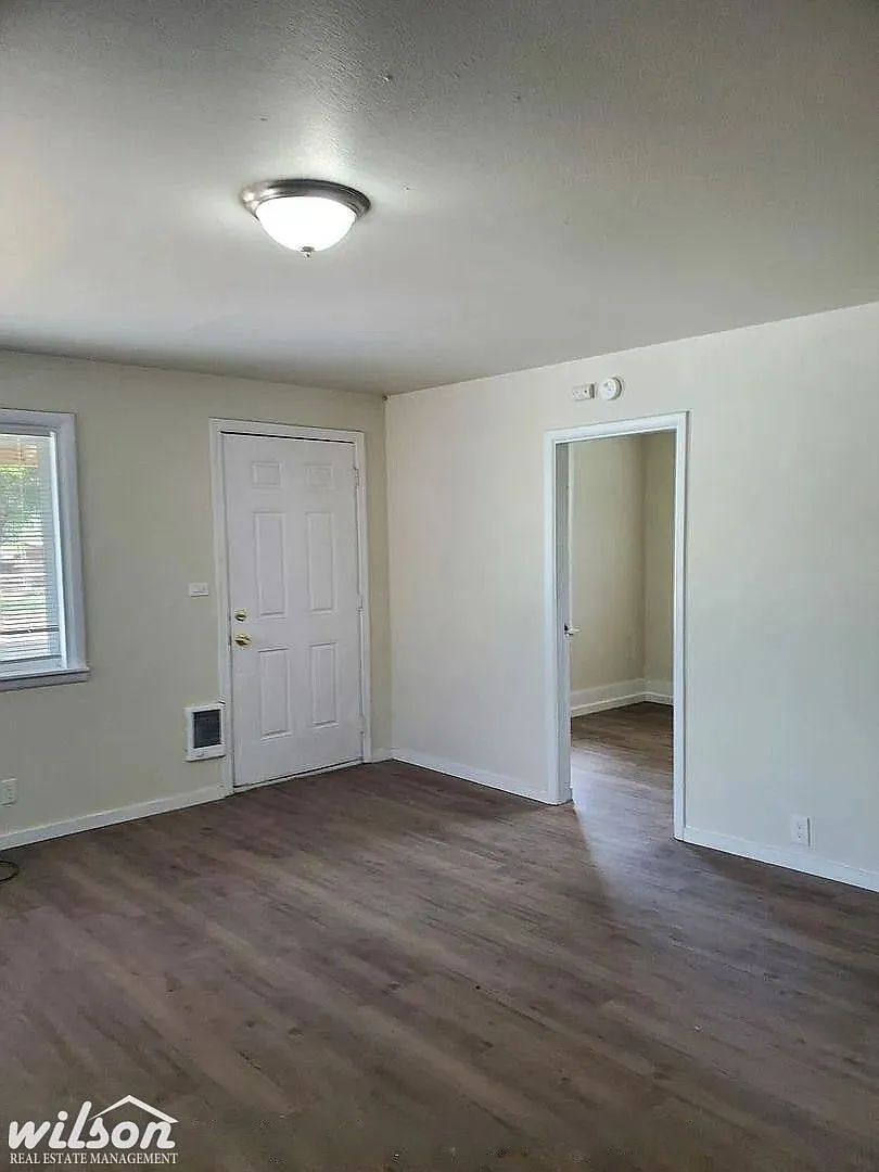 Cozy 3 Bedrooms | 1 Bathroom Home in White Swan! — Photo 3