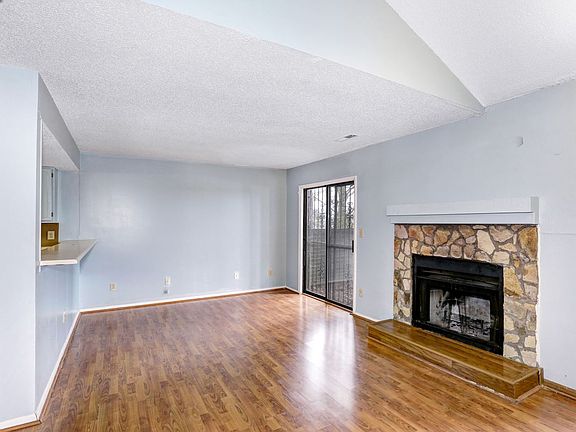 5th image of 503 Julia St NW