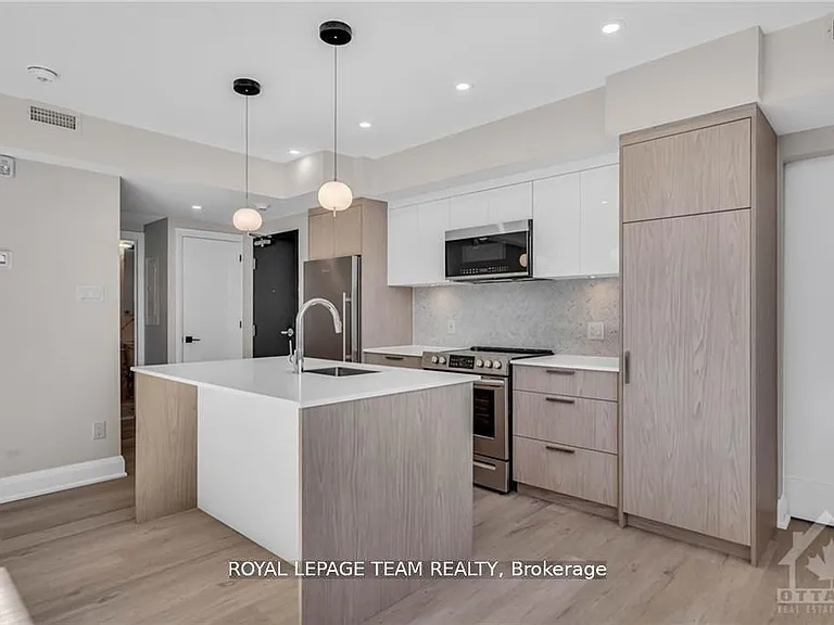 58 Florence St #2 — Photo 6