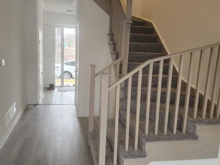 7432 Baycrest Cmn — Photo 8