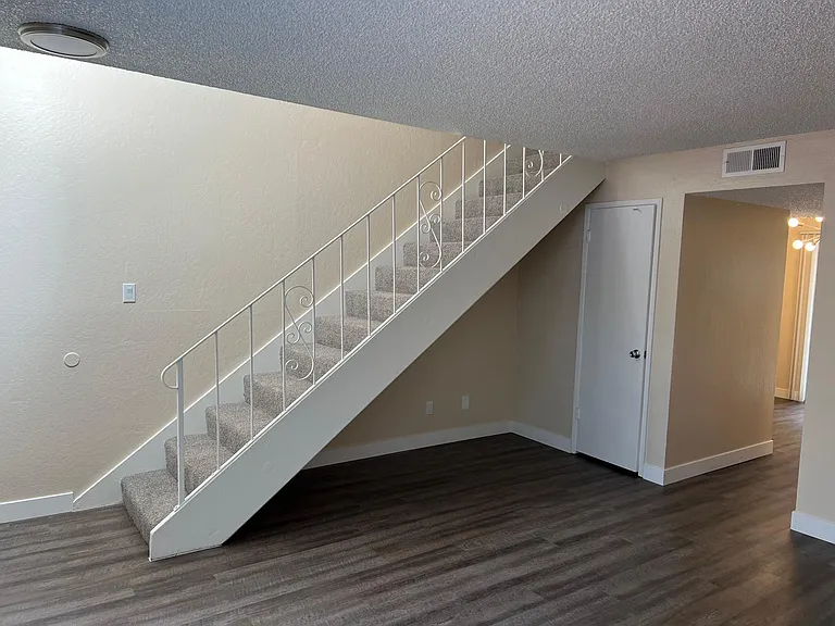 2920 Garfield Ave #T — Photo 6
