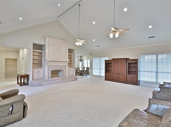 5th image of 1681 Newcastle Dr