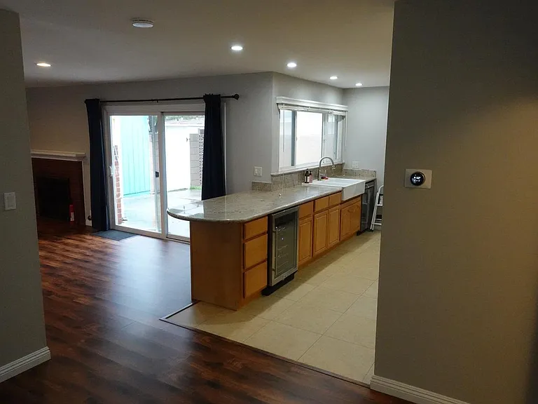 1006 Maertin Ln — Photo 10