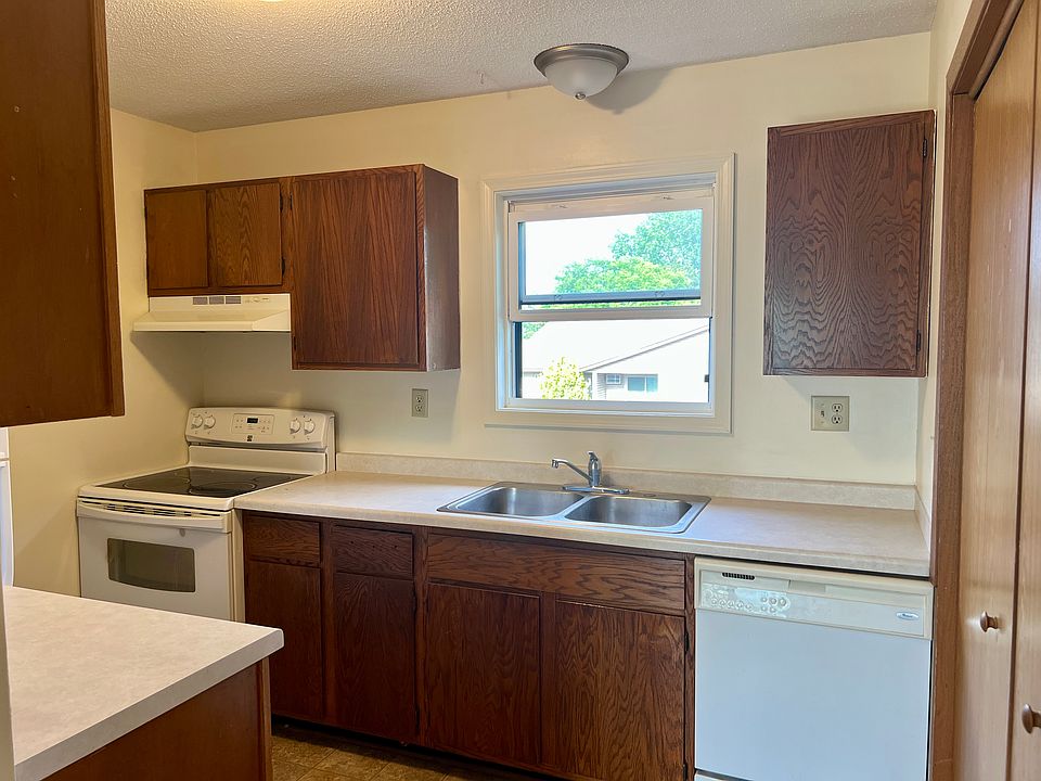Includes a dishwasher!