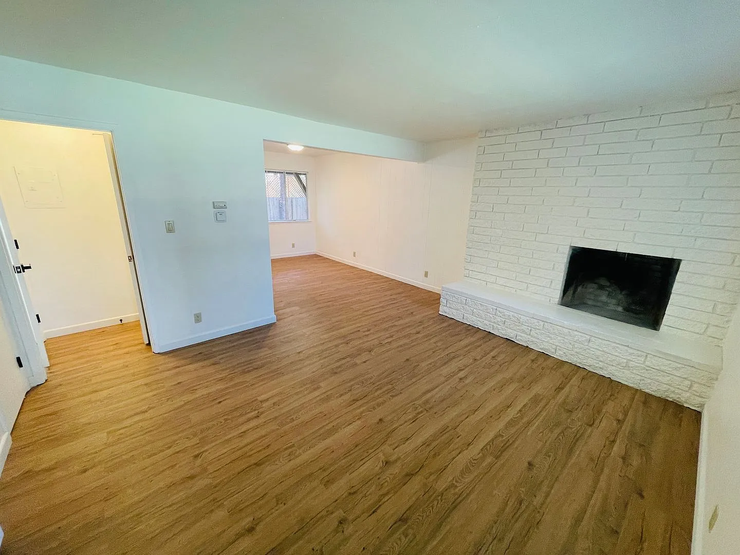 2 bed 1.5 bath townhouse style apartment — Photo 4