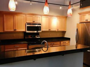 723 S Neil St APT 201, Champaign, IL 61820