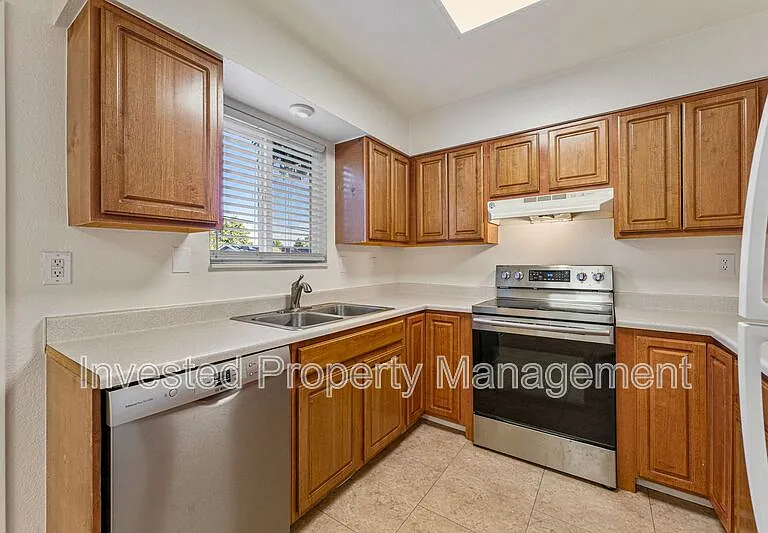 588 S Eaton St — Photo 6
