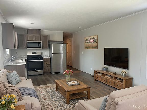 2nd image of 11429 Harbor Cv #81