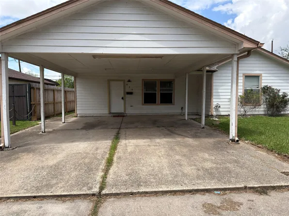 619 Burke Rd, Pasadena, TX 77506