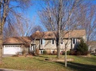 9654 103rd Ave N, Maple Grove, MN 55369