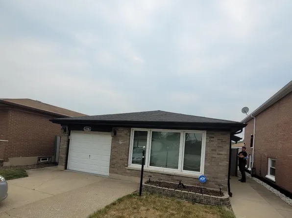 2746 E 128th St, Chicago, IL 60633