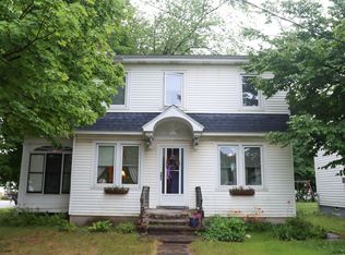 15 W Sand Lake Rd, Wynantskill, NY 12198