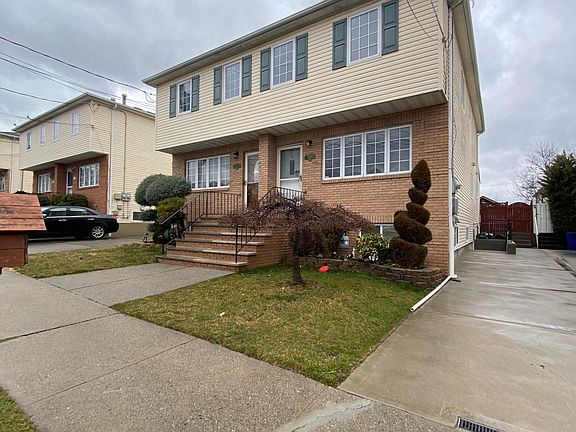 2nd image of 141 Alberta Ave #2