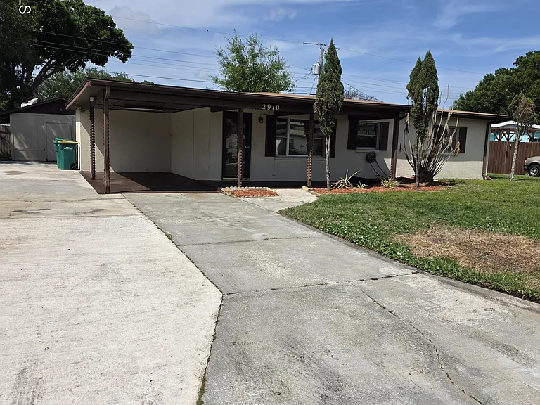 2910 Zephyr Ln — Photo 1