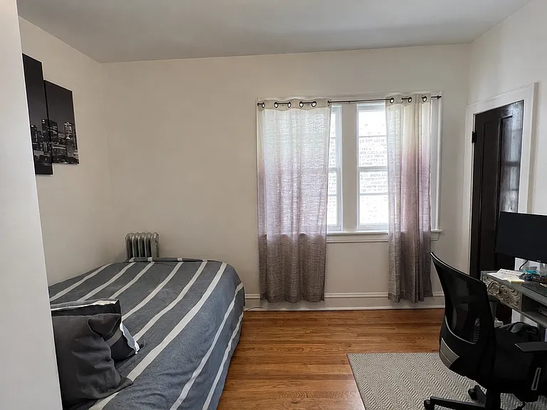 2452 N Hamlin Ave #2 — Photo 8