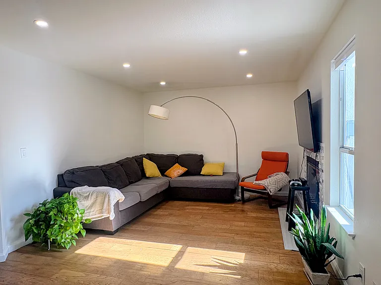 8793 Hirasaki Ct — Photo 5