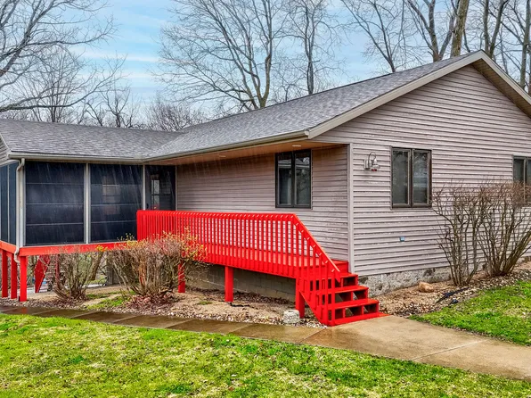 1455 Chevy Chase Dr, Varna, IL 61375