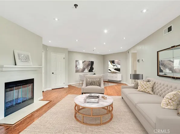 631 Oak Run Trl Unit 112, Oak Park, CA 91377