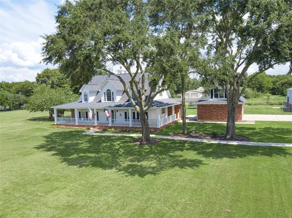 11443 Outpost Cove Dr, Willis, TX 77318