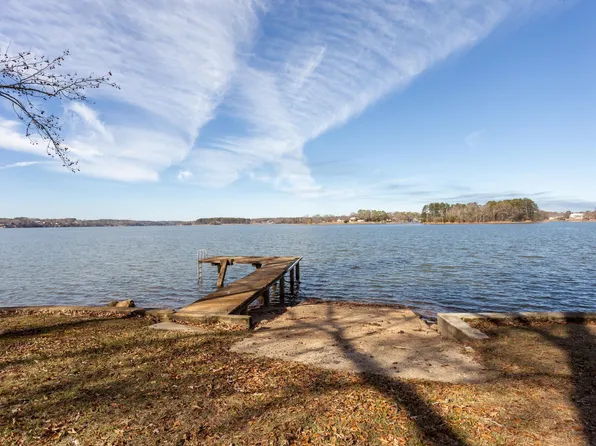 70 Sandi Ln, Talladega, AL 35160