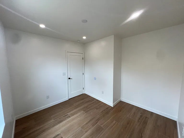 2422 Megan Ct — Photo 10