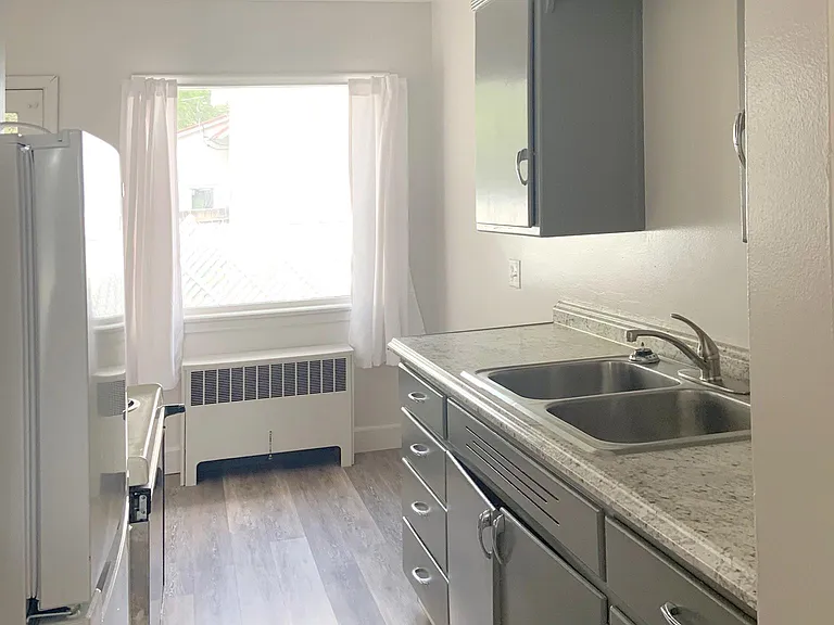 751 S University Ave #4 — Photo 3