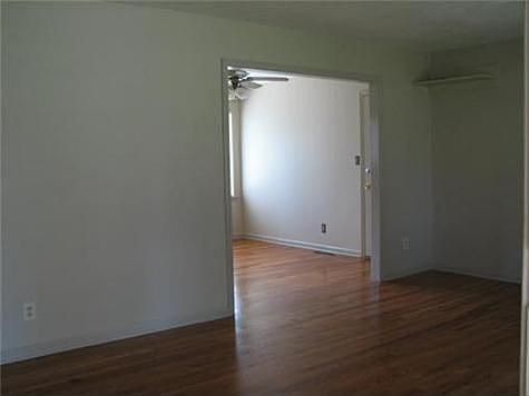3rd image of 13525 Belmead Ave