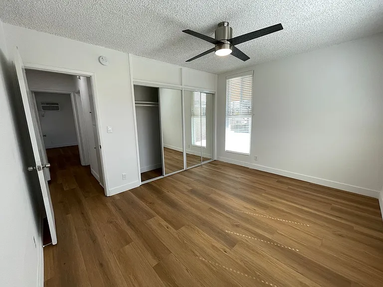 7351 Variel Ave — Photo 27