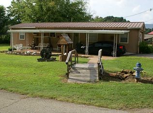 210 E 1st St, Hartford, AR 72938