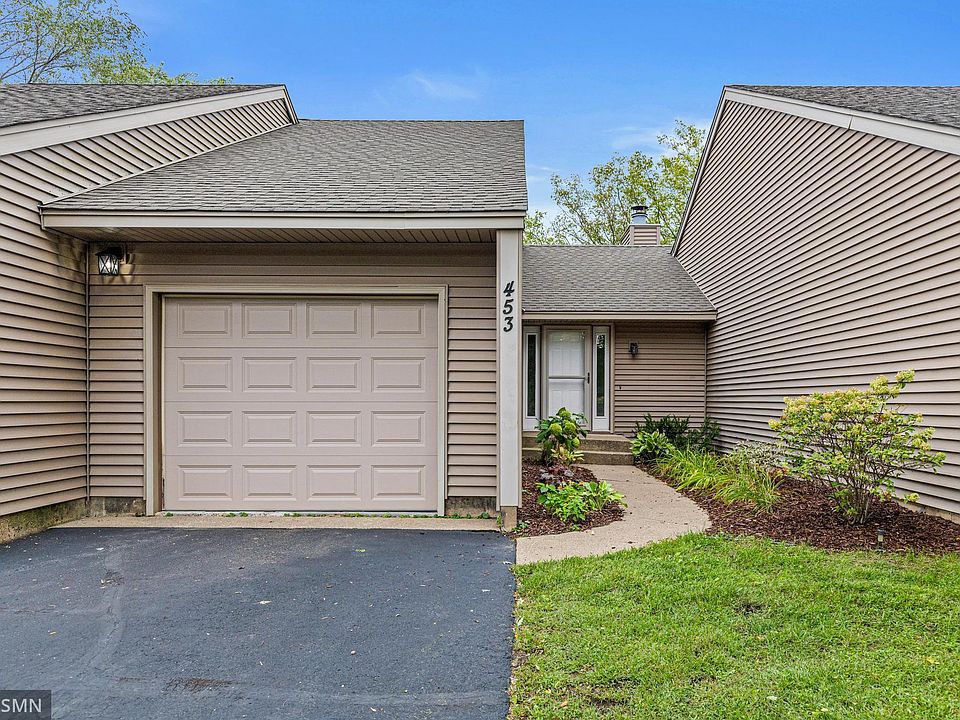 1st image of 453 Hunter Hill Rd