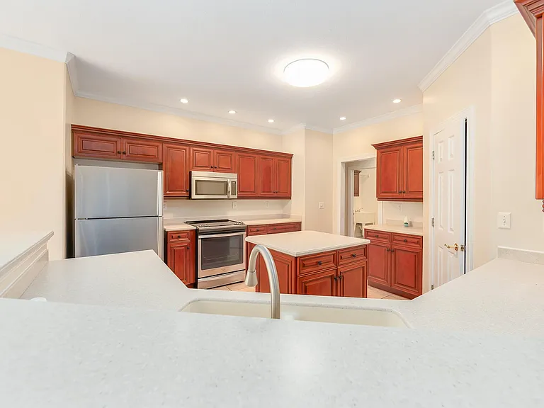 108 Barrett Pl — Photo 8