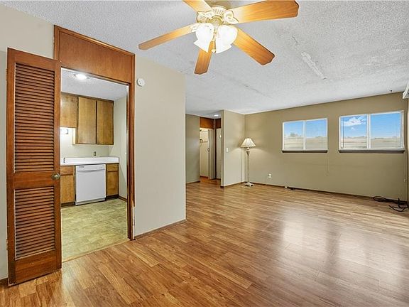 4th image of 8340 Grandview Ln