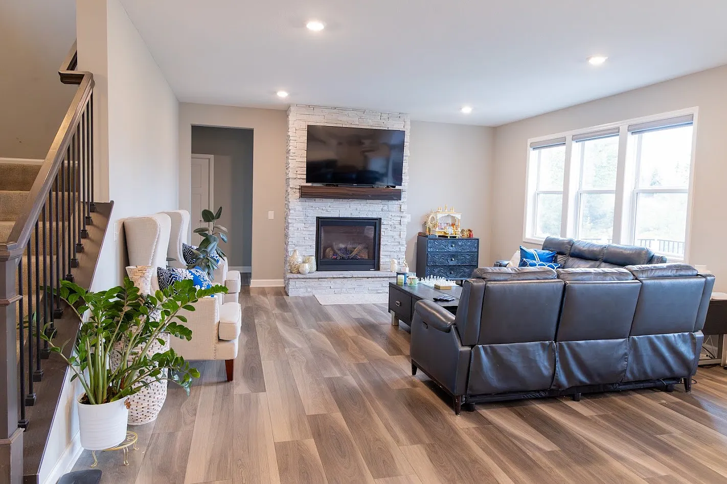 4 bed, 3.5 bath, 3108 sqft, $4,299 — Photo 4