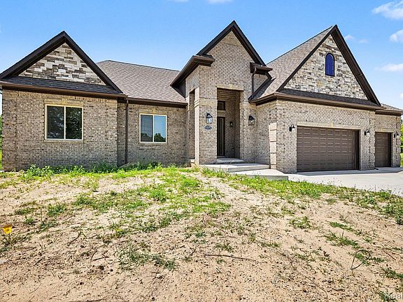 3rd image of 68651 Lake Angela Pointe St